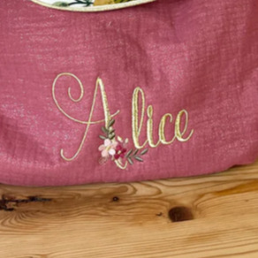 Initiale florale et prénom