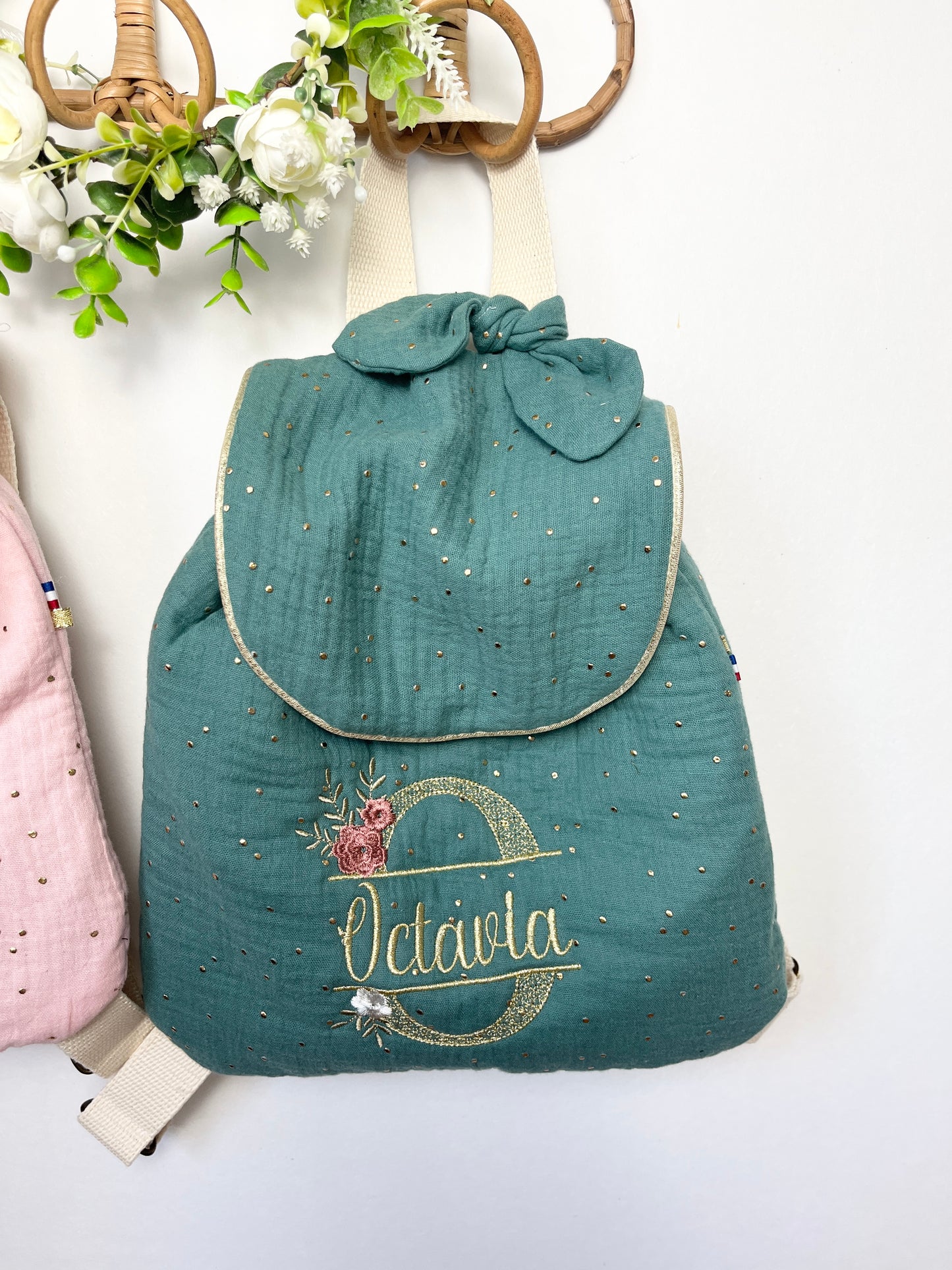 Le sac à dos enfant personnalisé Églantine eucalyptus doré