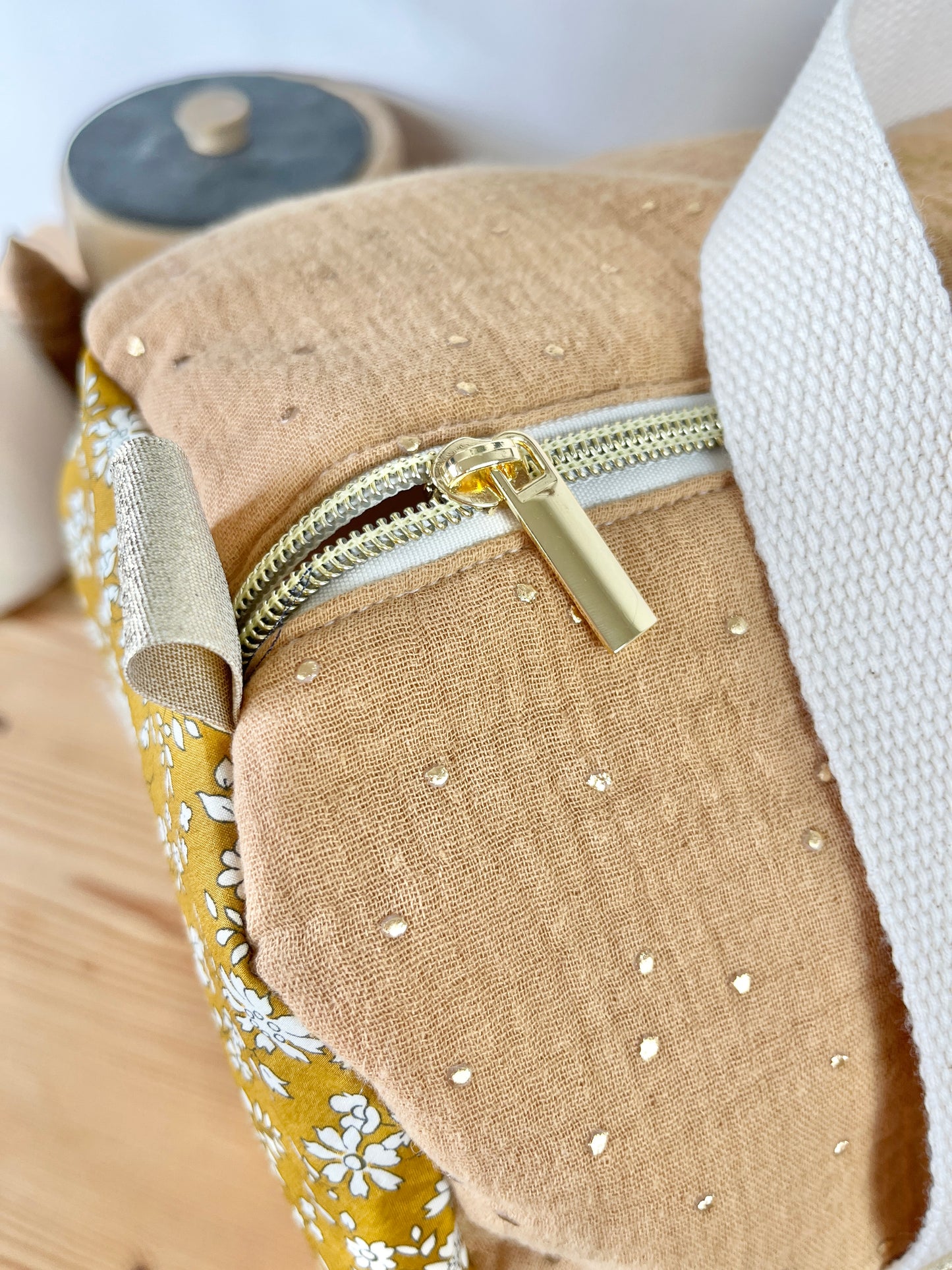 Louison le sac polochon enfant gaze camel et Liberty capel