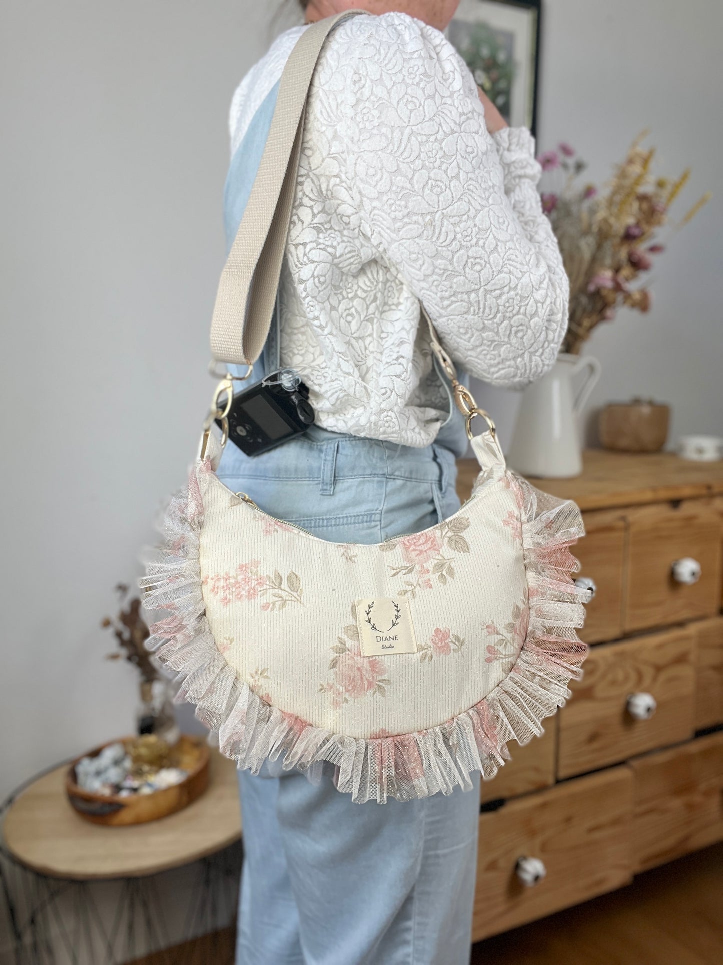 Milan le sac croissant jacquard roses et tulle pailleté Français-en stock