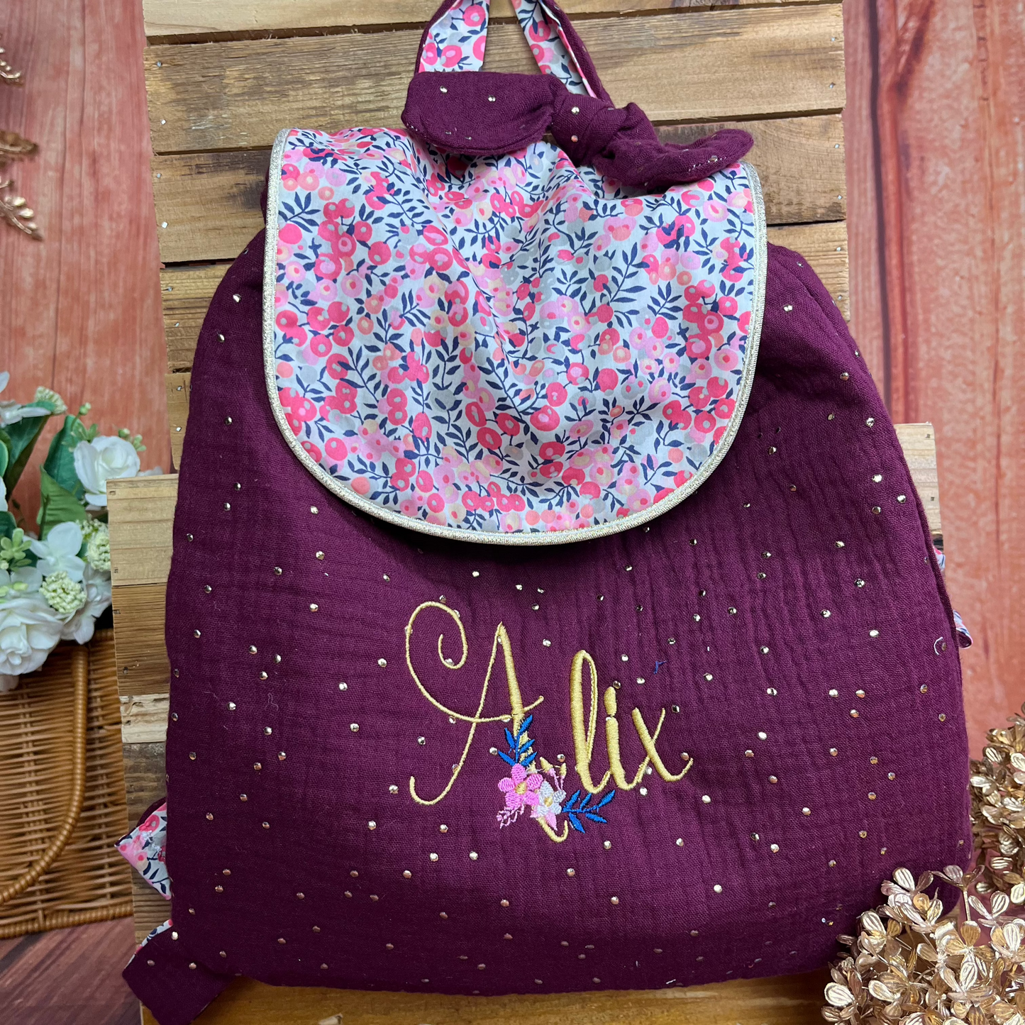 Le sac à dos enfant personnalisé Églantine Liberty wiltshire et double gaze prune doré