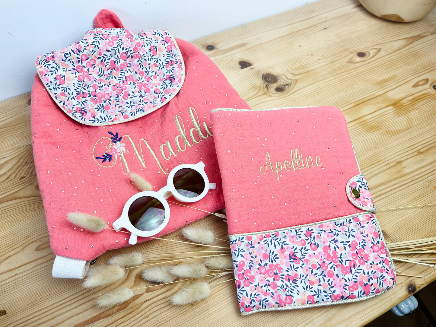 Le sac à dos enfant personnalisé Églantine Liberty of London wiltshire et double gaze corail doré