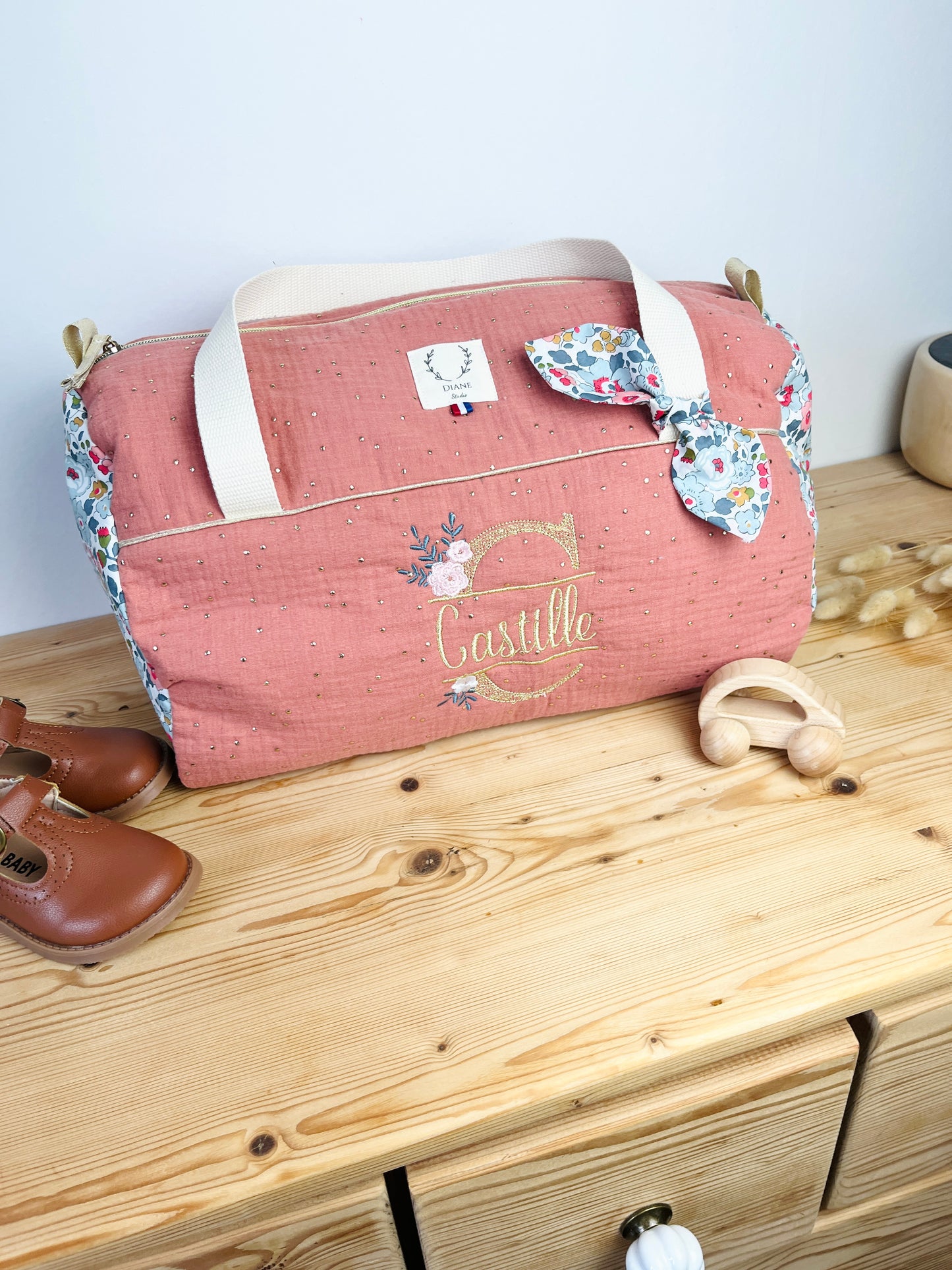Louison le sac polochon enfant marsala doré et Liberty Betsy porcelaine
