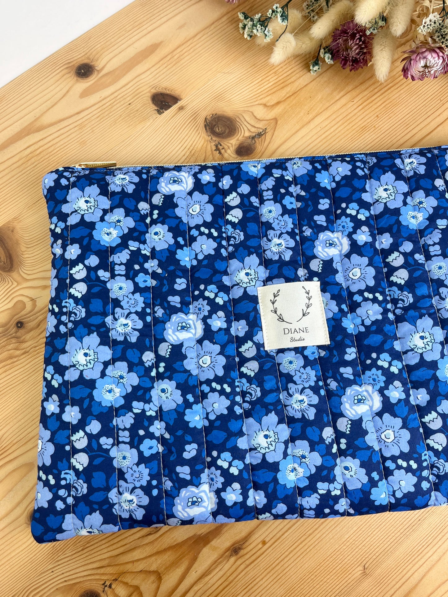 Babette la pochette plate matelassée betsy blue