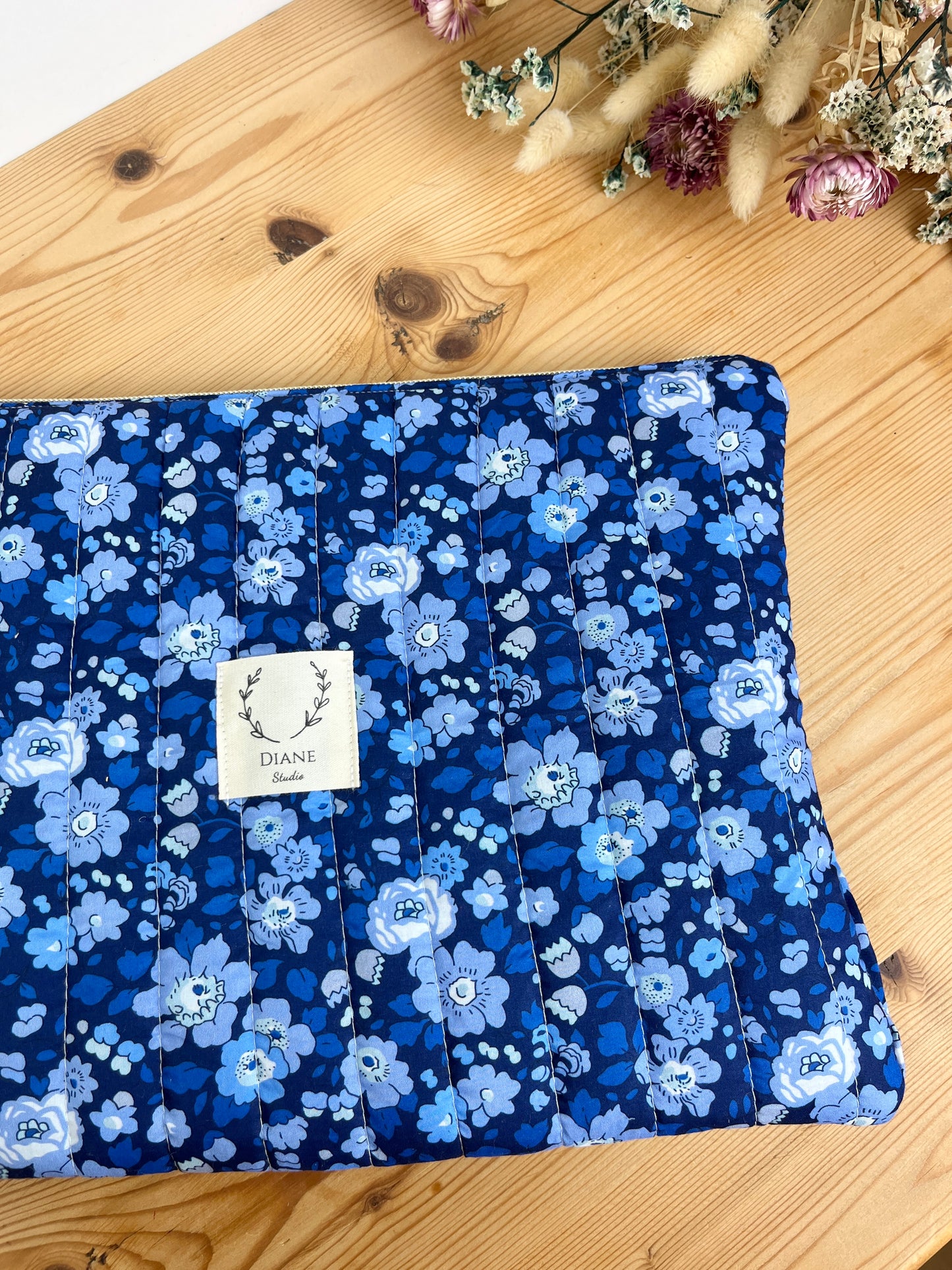 Babette la pochette plate matelassée betsy blue