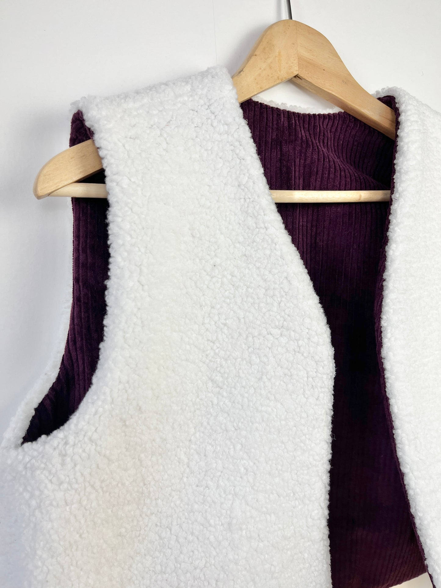 Le gilet Albane adulte velours prune