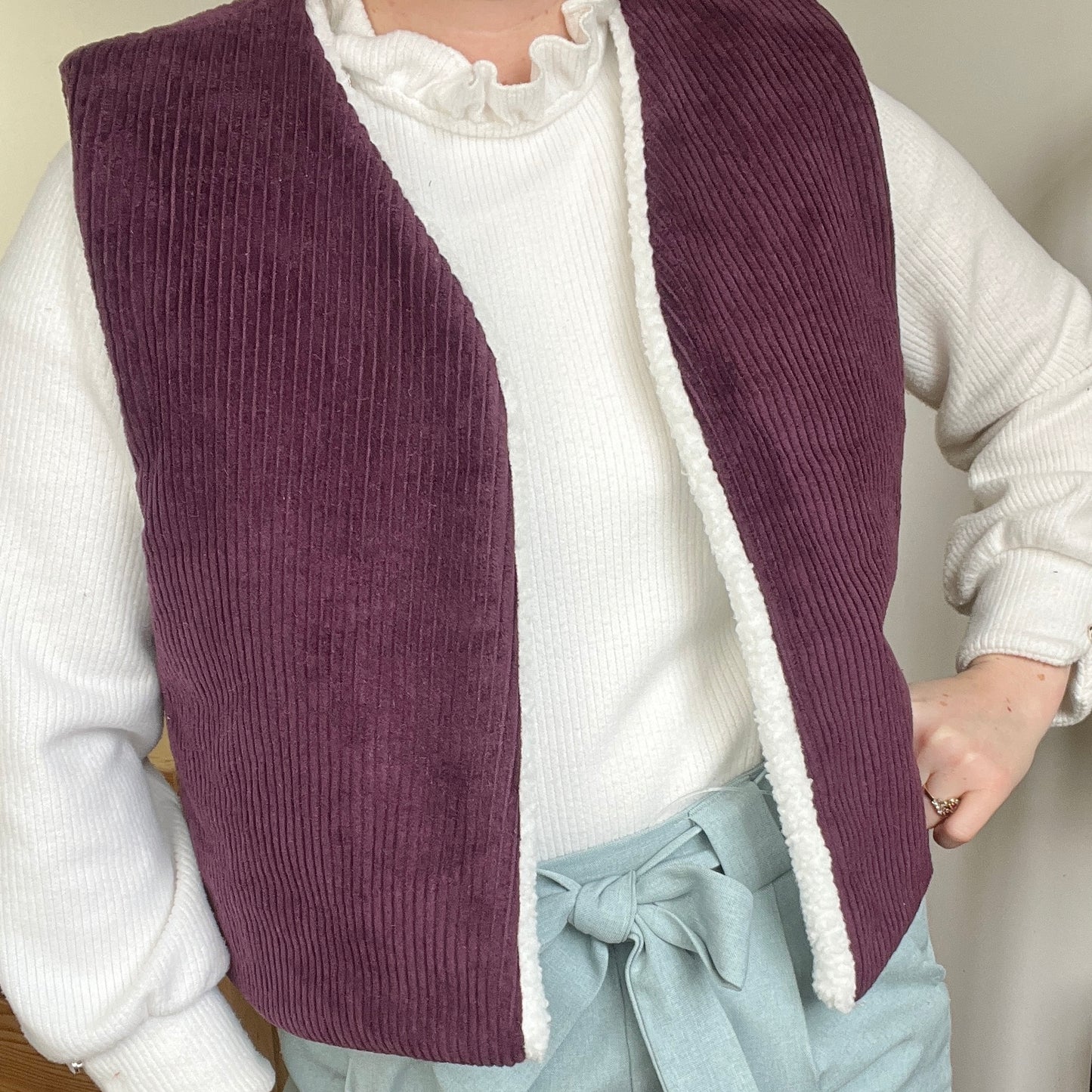 Le gilet Albane adulte velours prune