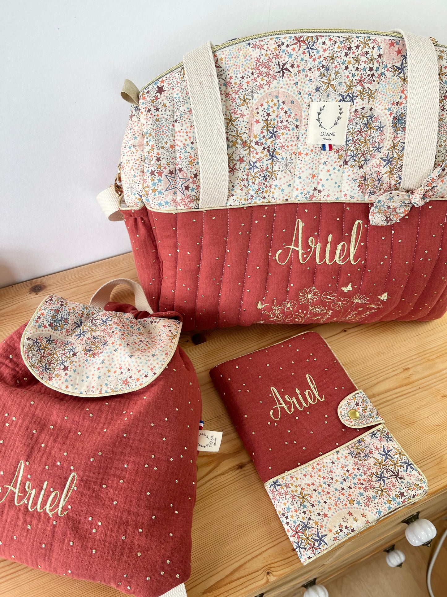 Ensemble : sac à langer, protège carnet et sac à dos Eglantine