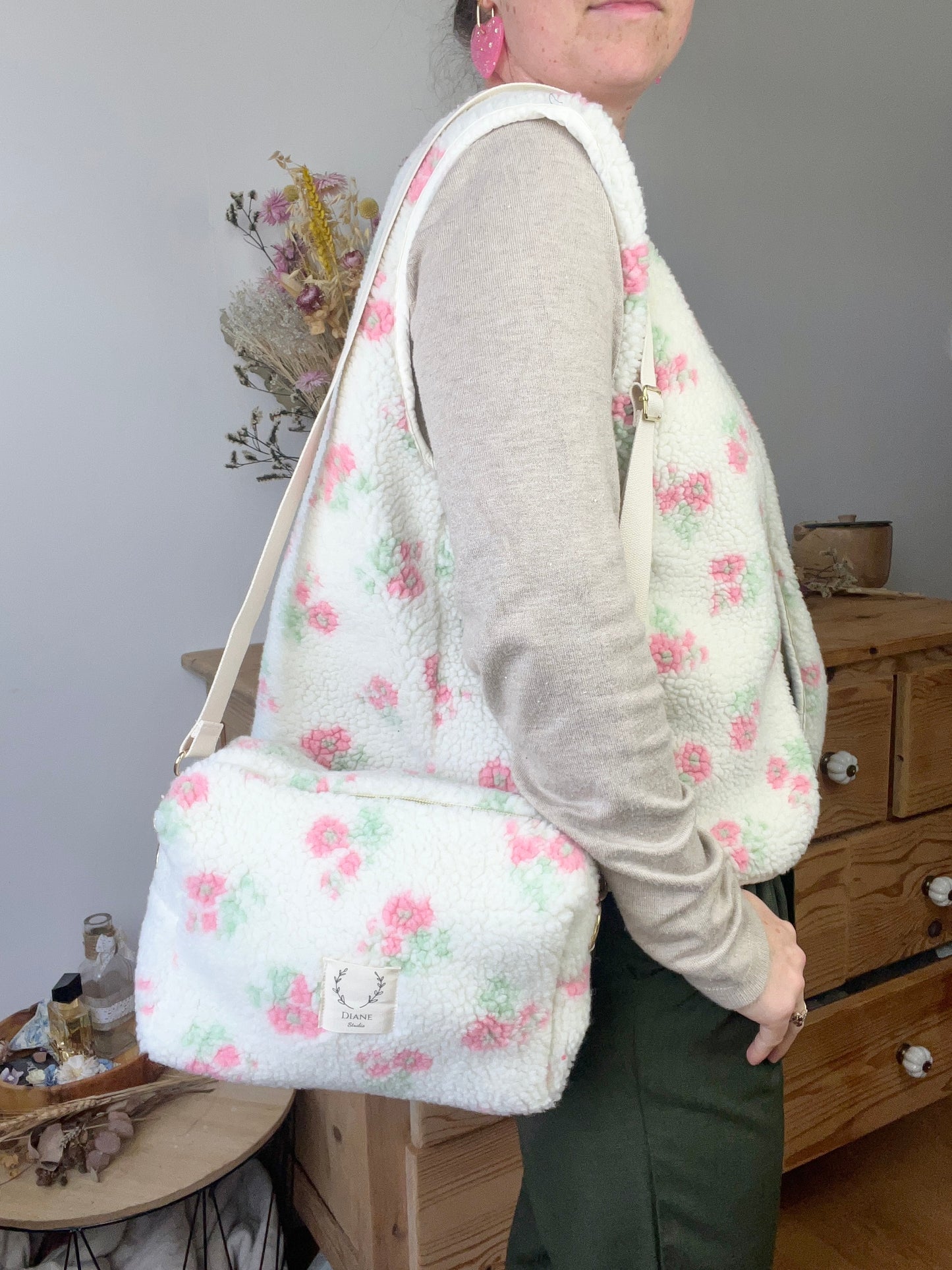 Prototype gilet sherpa fleuri pastel taille S-M