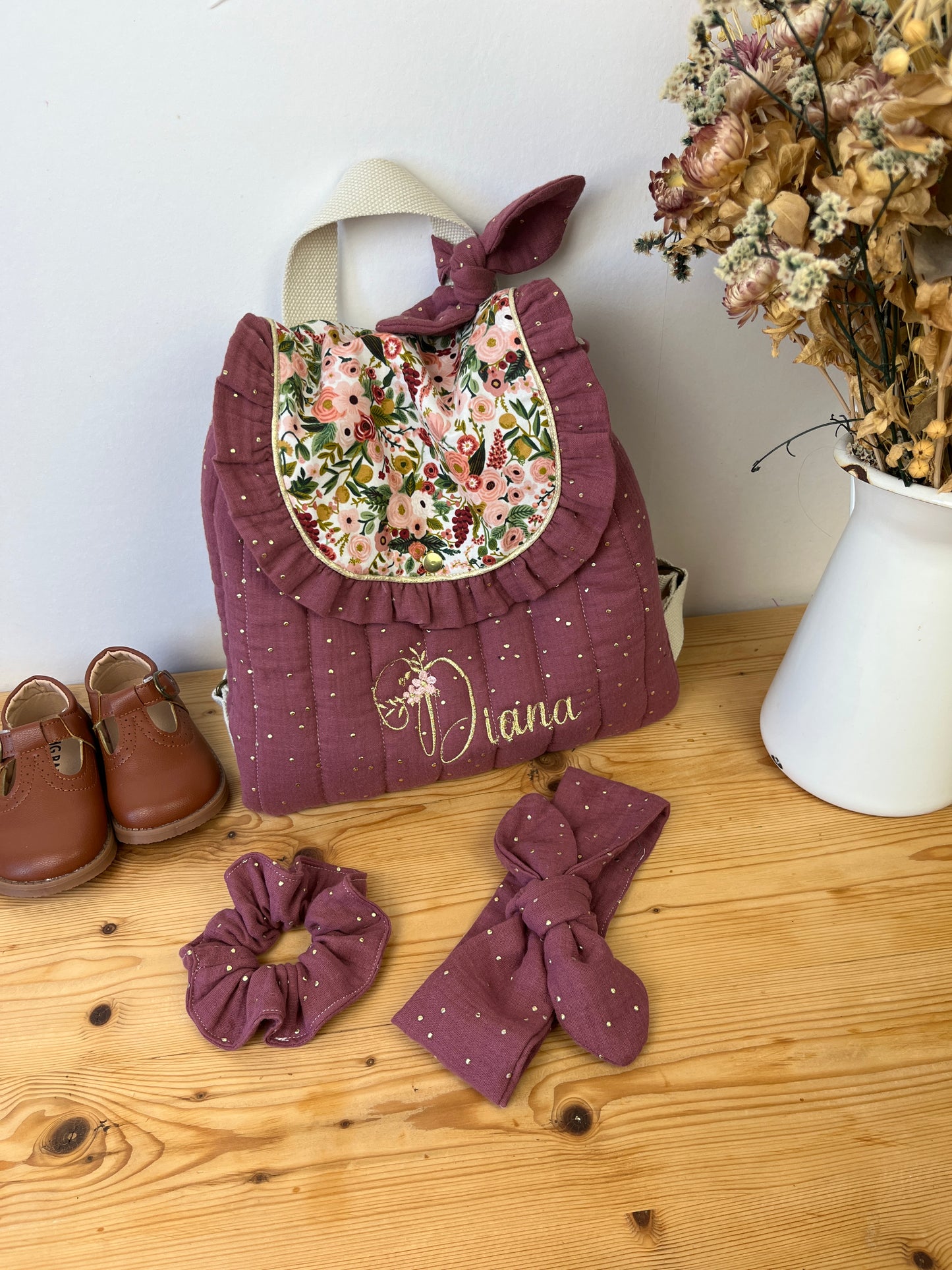 Ensemble : sac Eglantine initiale fleurie, bandeau et chouchou