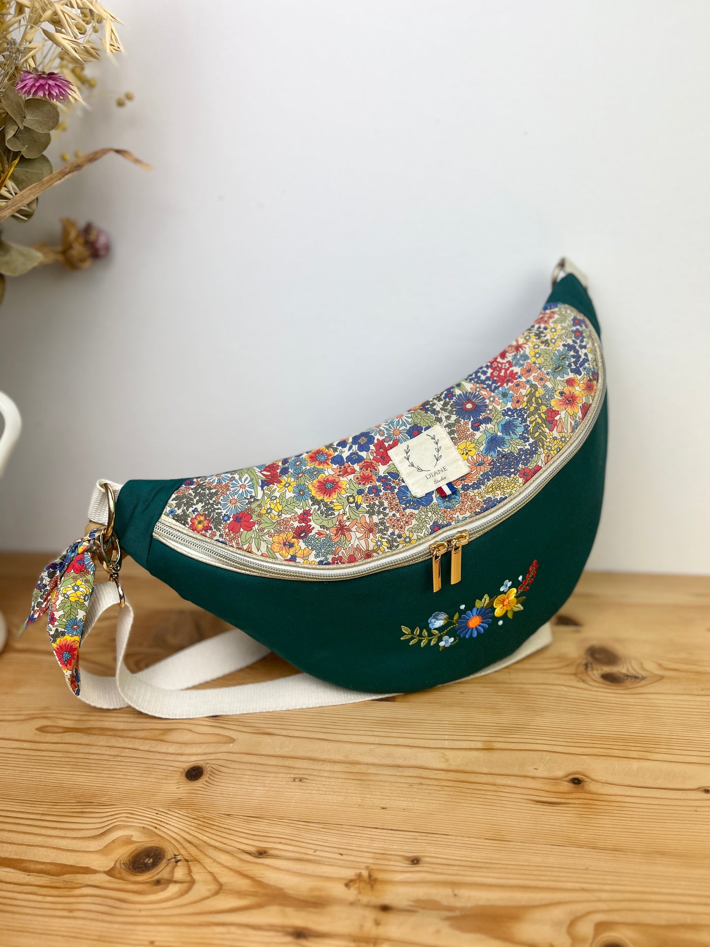 Le sac banane Eléonore gabardine vert sapin et liberty margaret annie A