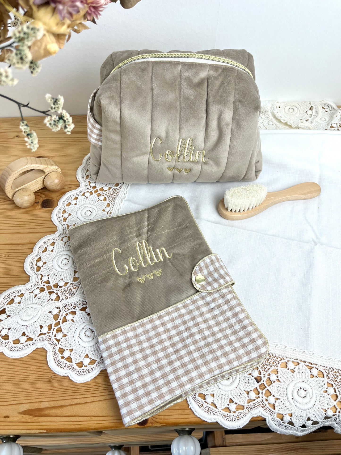 NOUVEAU Ensemble : Trousse de toilette et protège carnet de santé vichy et velours galet