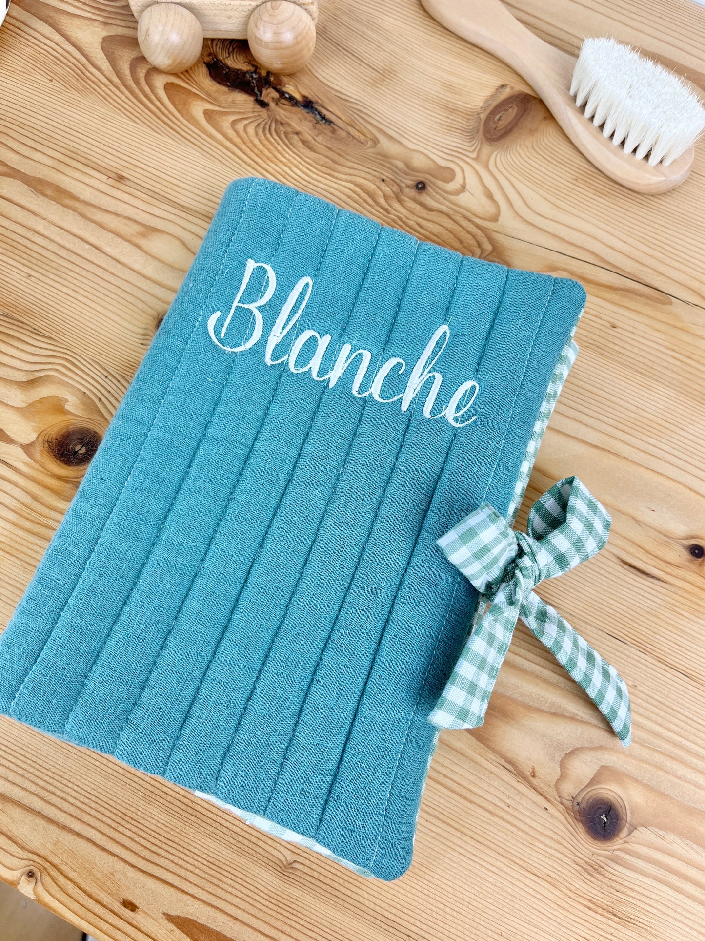 Noé le carnet de santé en vichy et double gaze