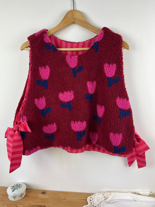 Le pull Joséphine sherpa tulipes framboise