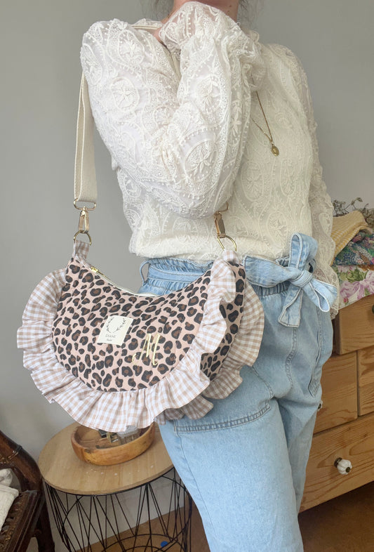 Milan le sac croissant matelassé léopard et vichy beige
