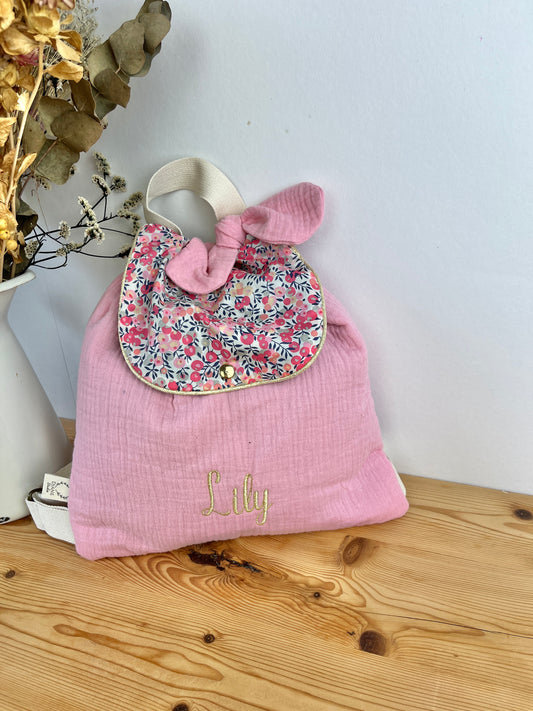 Le sac à dos Eglantine gaze rose et Liberty witshire pois de senteur