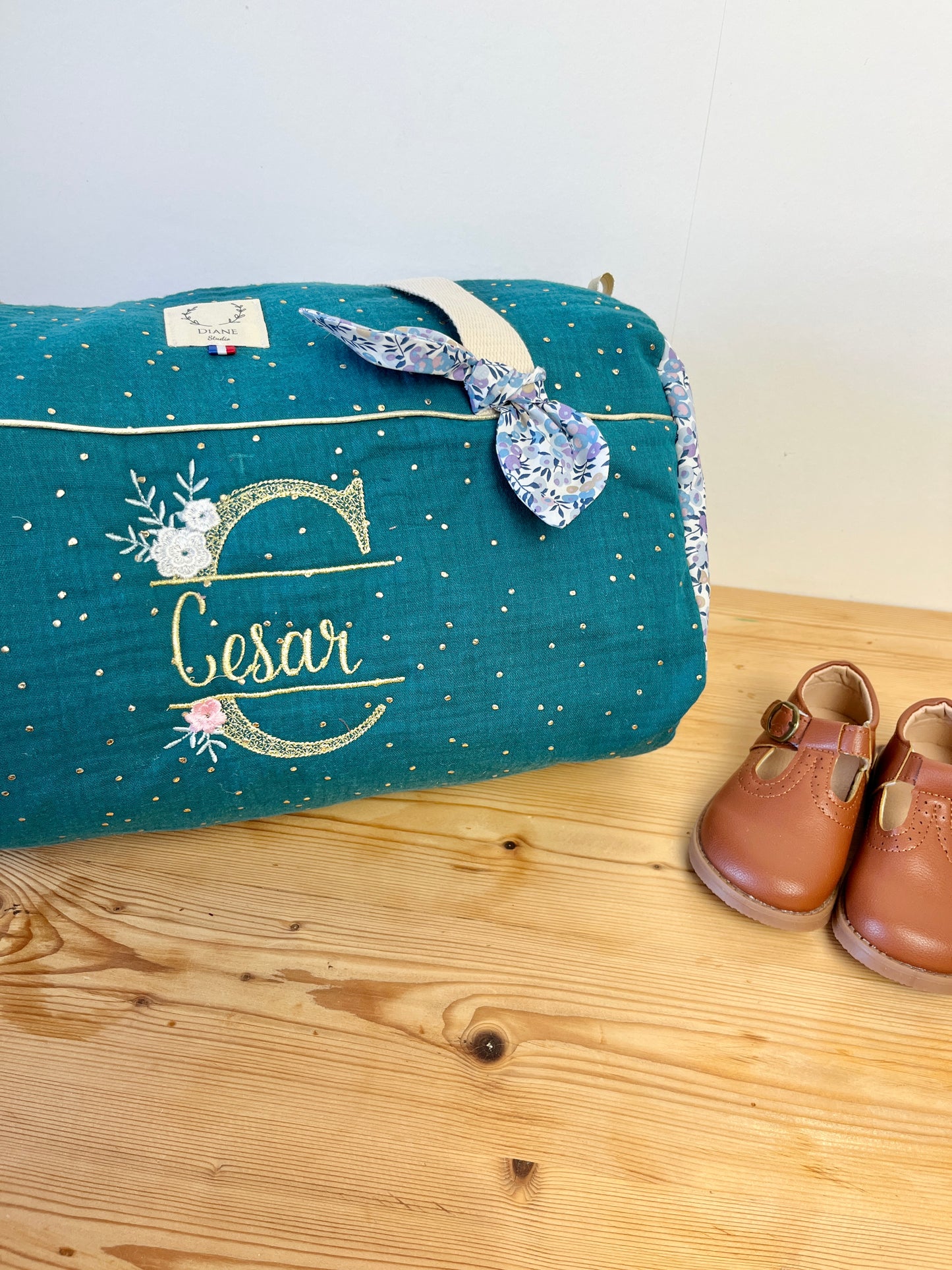 Louison le sac polochon enfant wiltshire lilas et double gaze paon