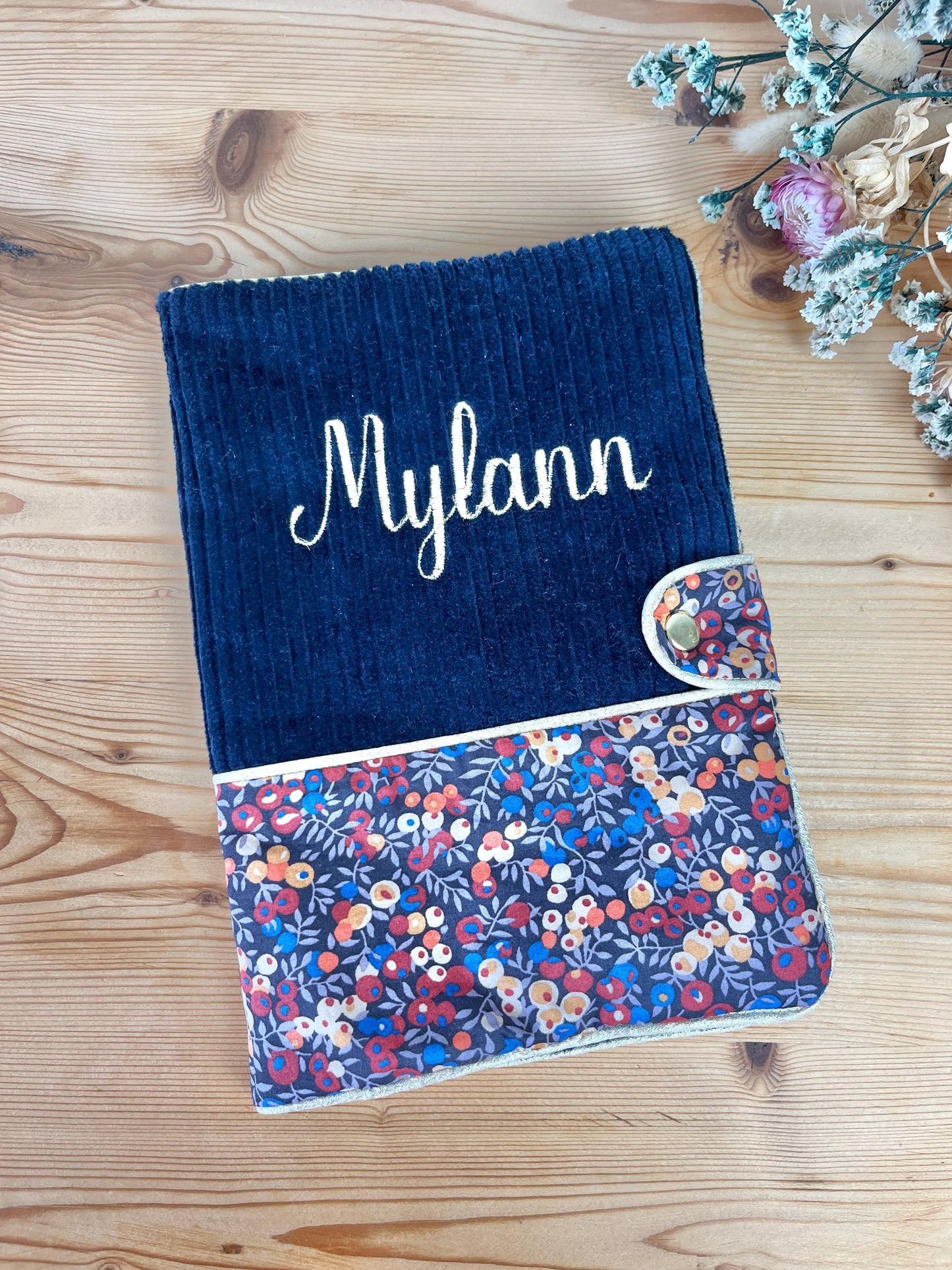 Mahé le protège carnetvelours marine et wiltshire burnt