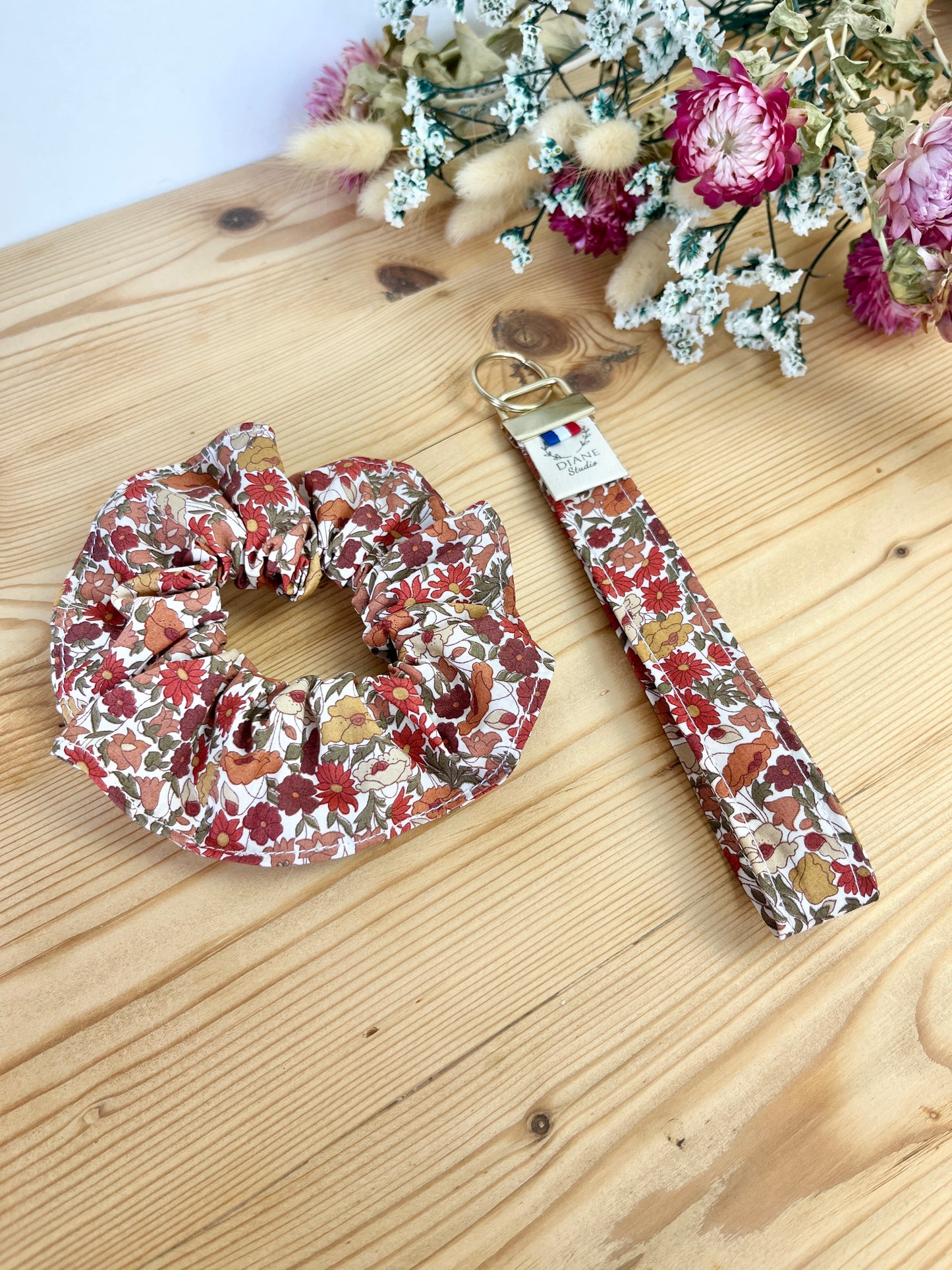 Set: keychain and scrunchie