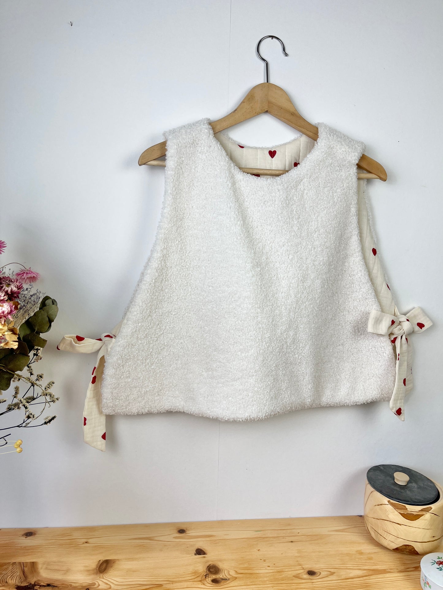 Le pull Joséphine gaze petits coeurs rouges