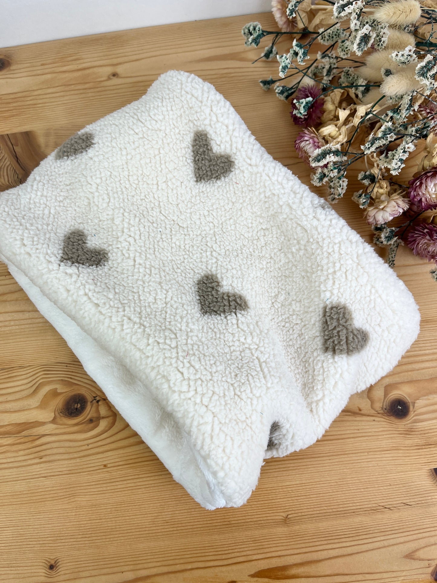 Le tour de cou Bébé sherpa coeur caramel