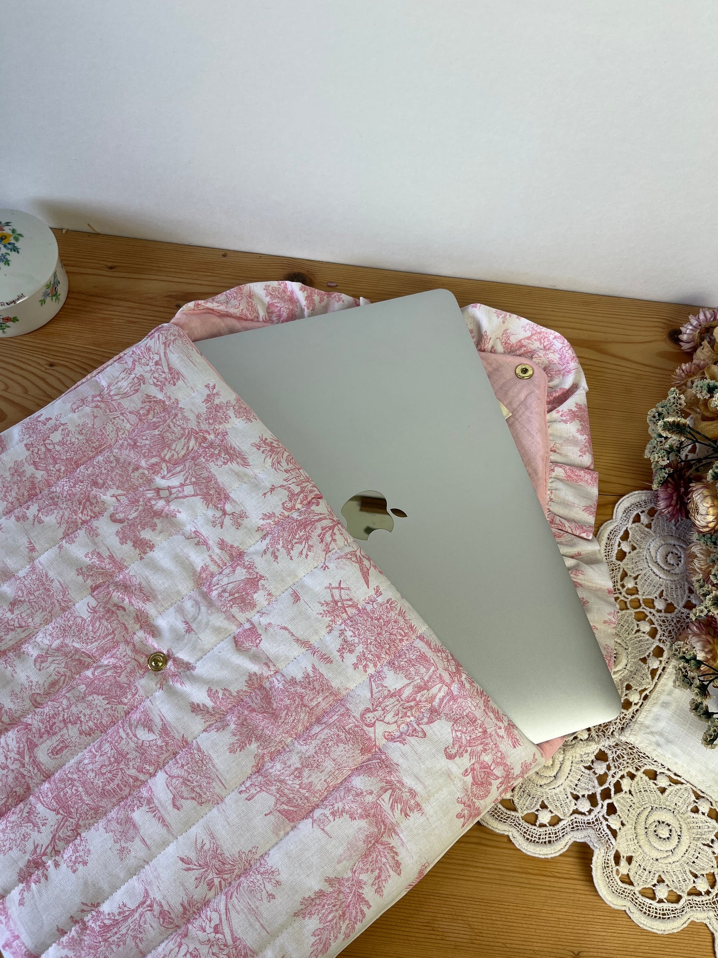 Exclusive Charlotte Liberty Betsy clutch!