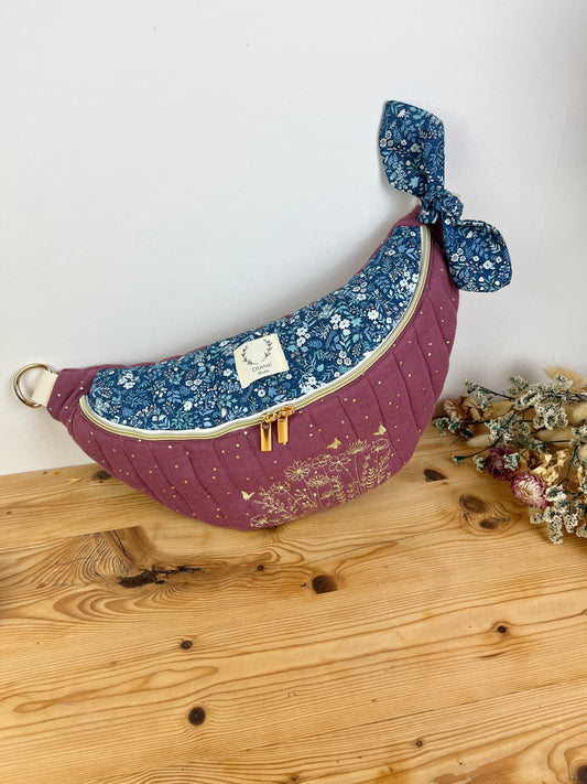 Le sac banane Eléonore gaze bois de rose et Liberty bleu