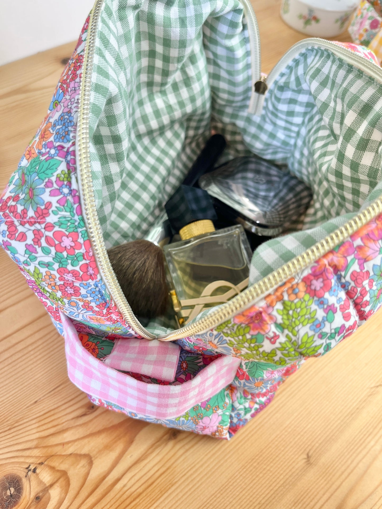 Colette la trousse de toilette matelassée et son noeud