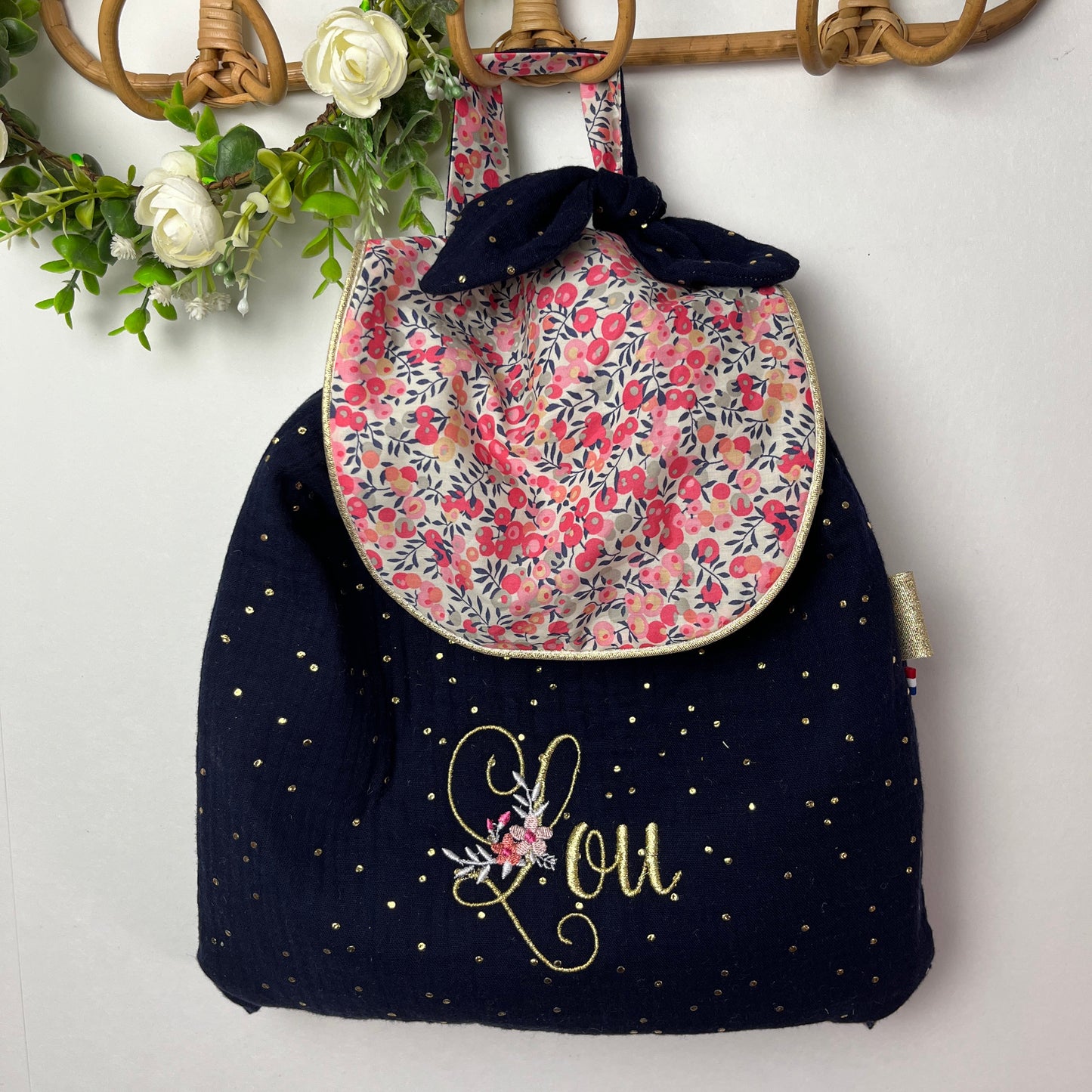 Le sac à dos enfant personnalisé Églantine Liberty wiltshire et double gaze bleu nuit doré