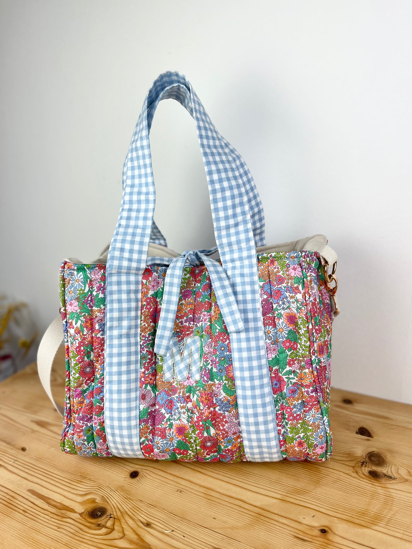 Le sac Aurore margaret tutti frutti et vichy bleu