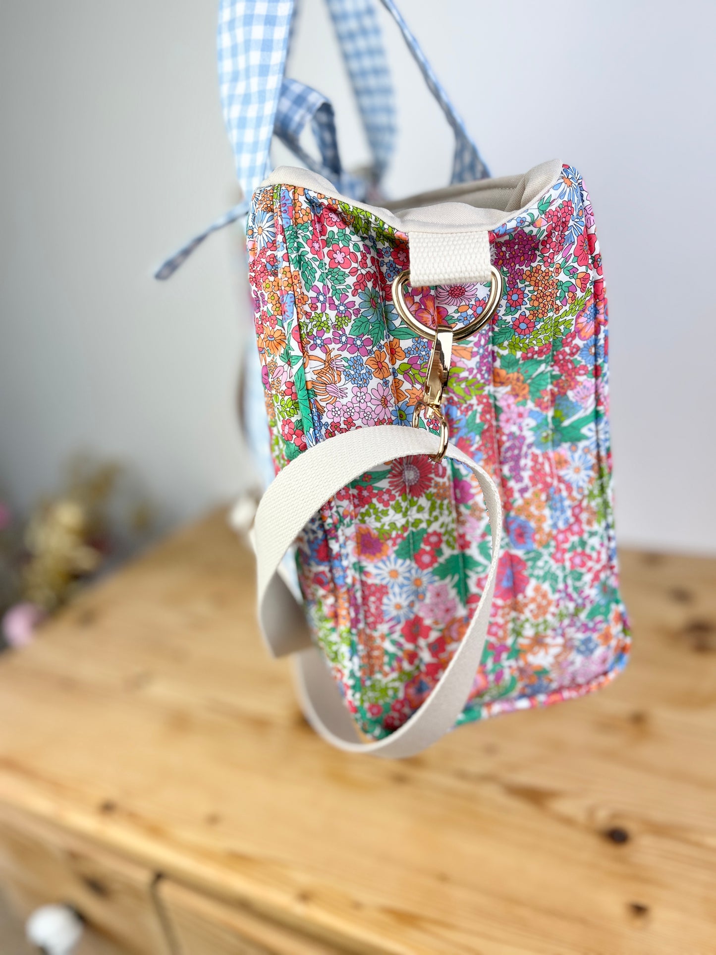 Le sac Aurore margaret tutti frutti et vichy bleu