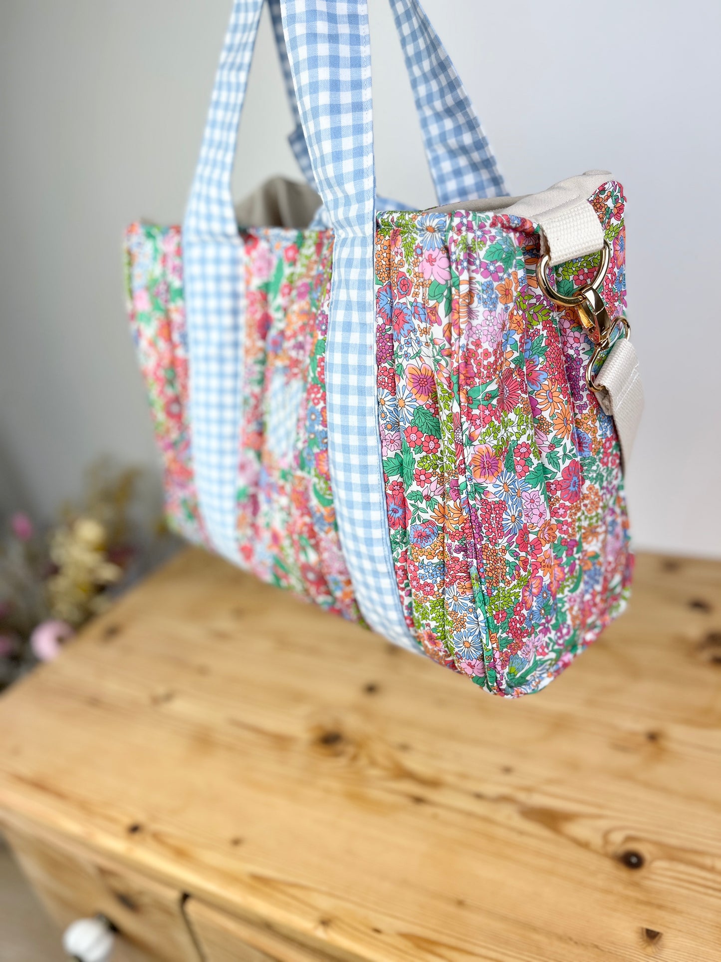 Le sac Aurore margaret tutti frutti et vichy bleu