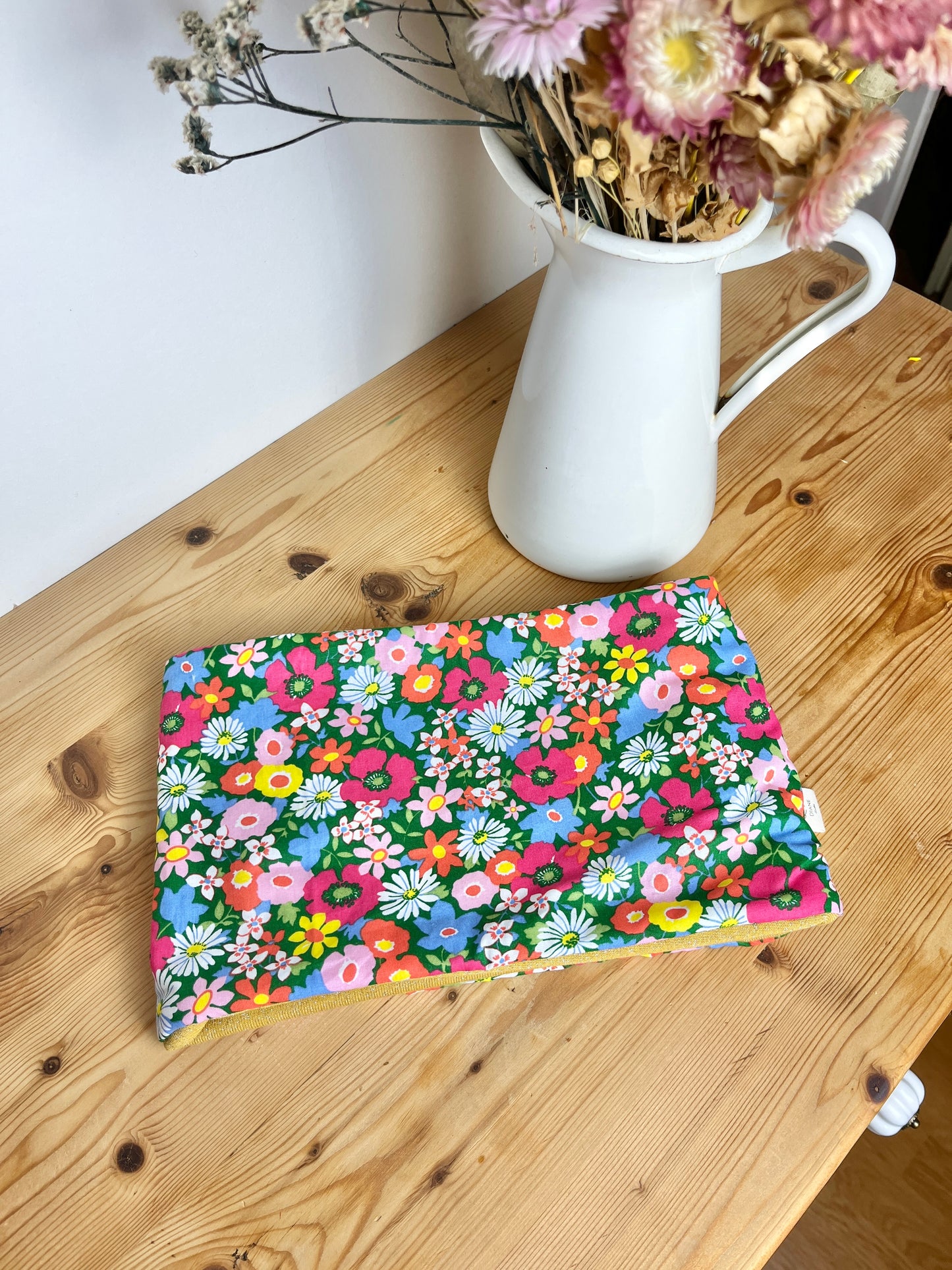 Le tour de cou enfant coquelicot fond vert intérieur pailleté