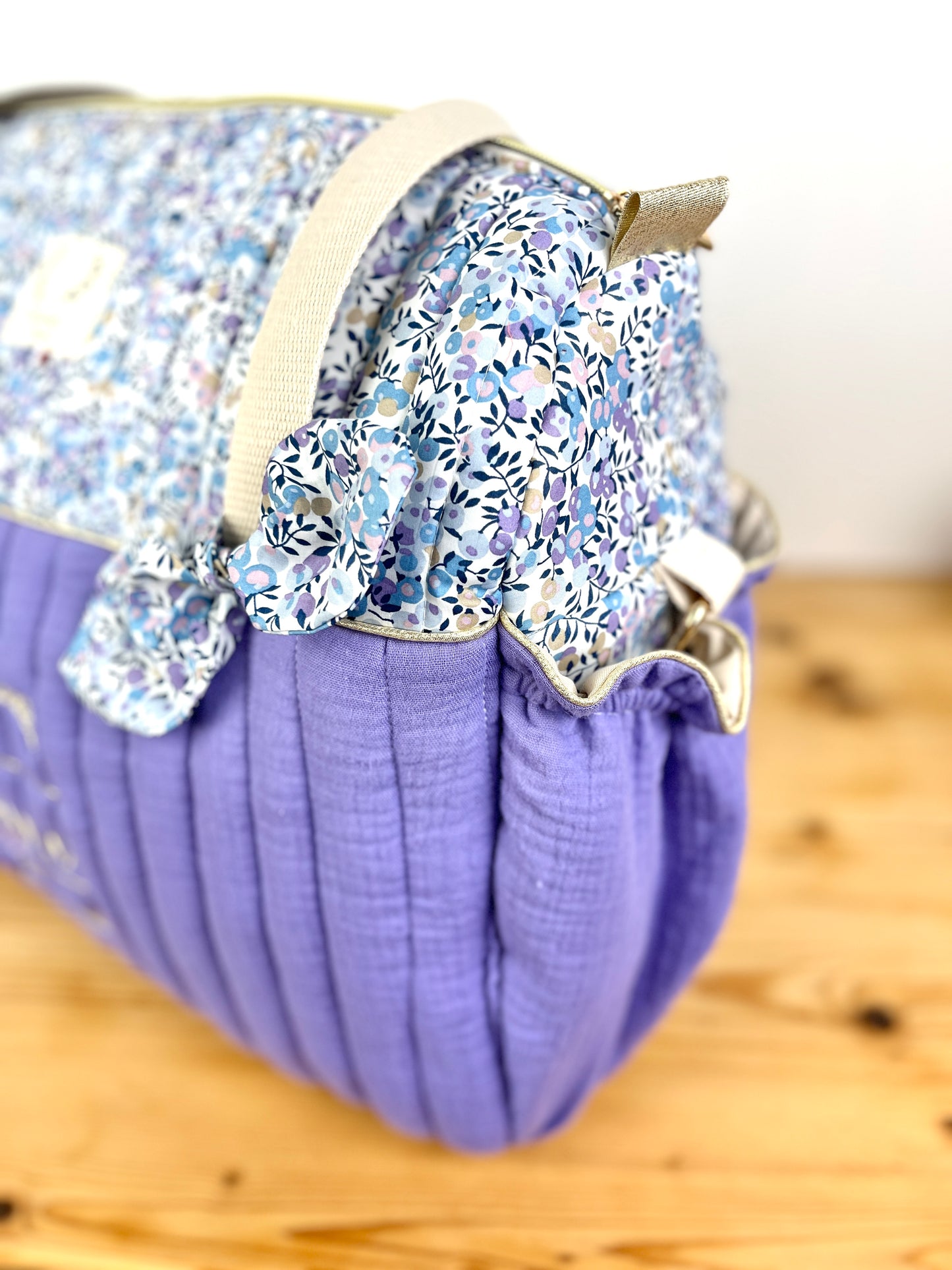 Aimé le sac à langer matelassé lilas et Liberty wiltshire