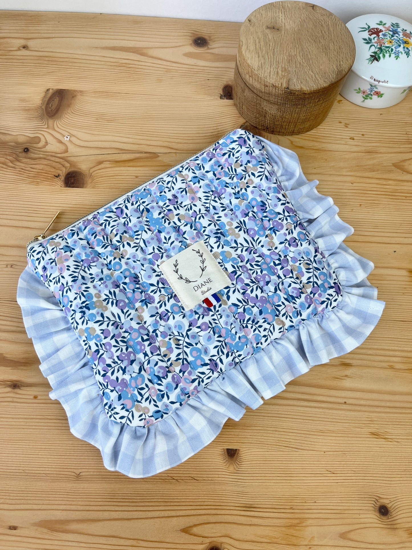 Pochette plate matelassée Liberty wiltshire lilas