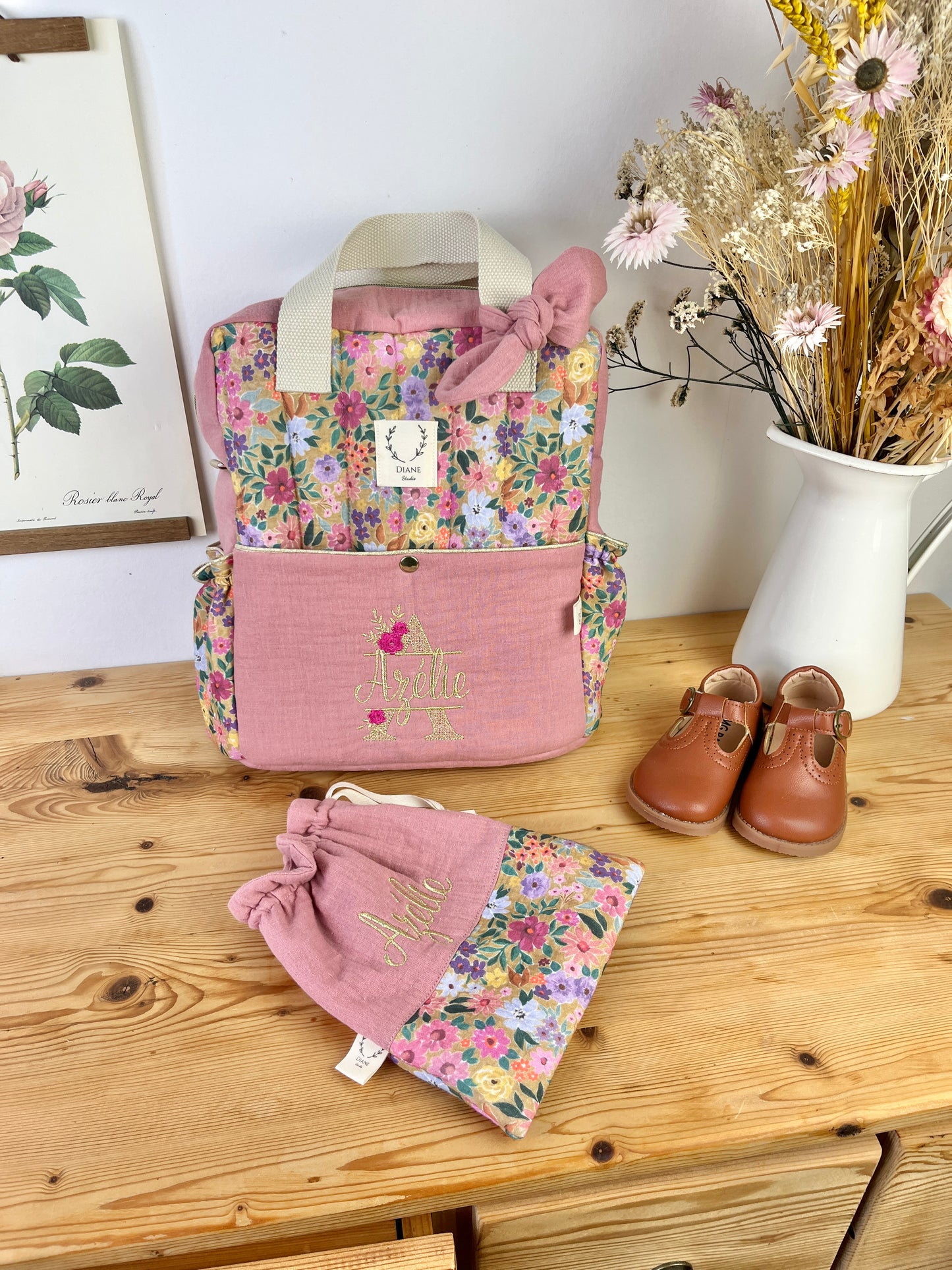 Ensemble : sac Ombeline initiale dentelle, et pochon coordonné gaze thé et bloom