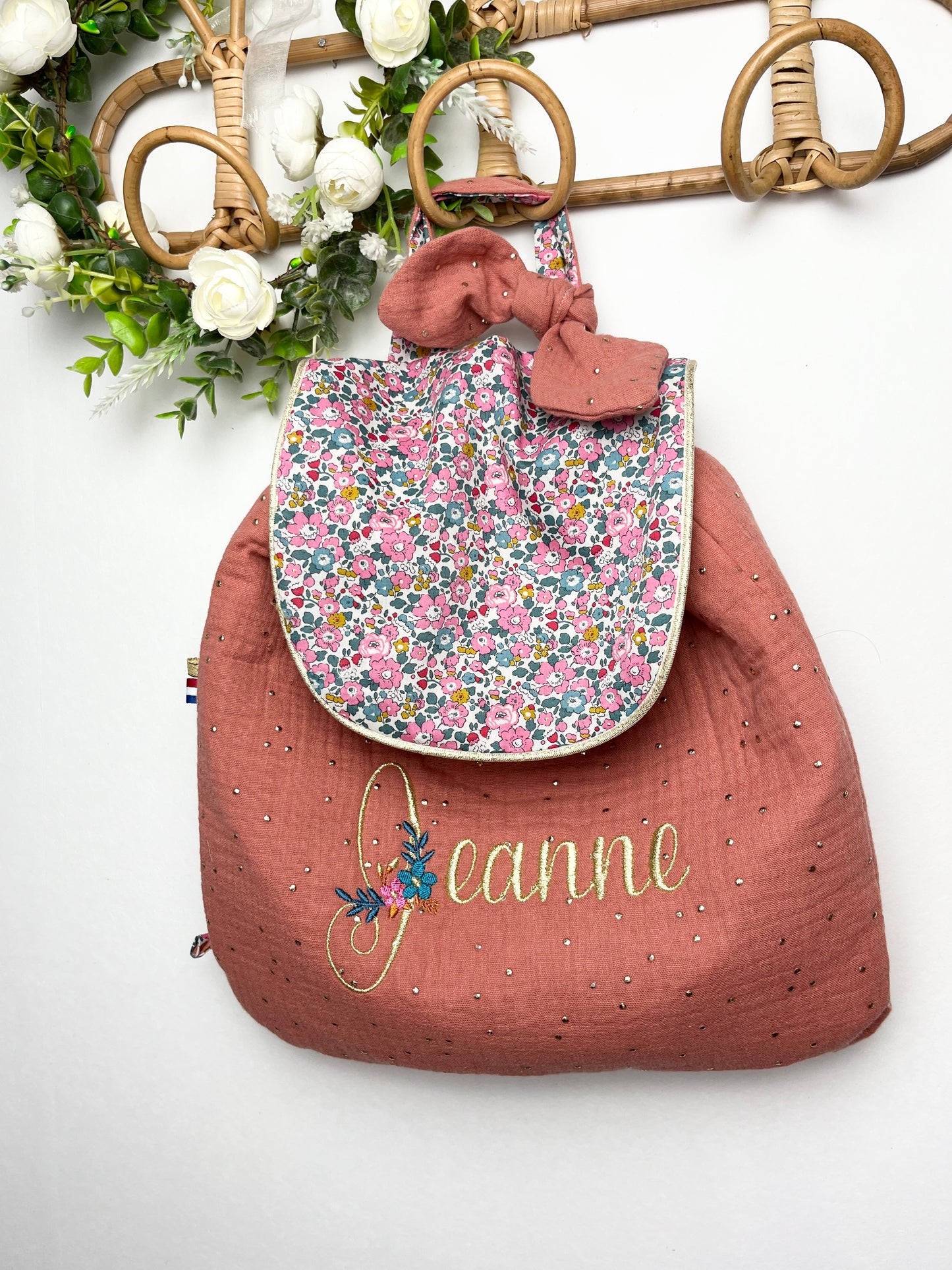 Le sac à dos enfant personnalisé Églantine Liberty of London Betsy pivoine et marsala doré
