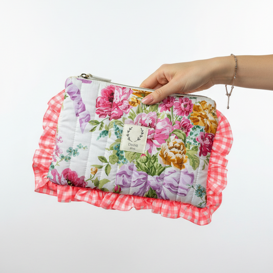 La pochette Jeanne bridgerton et volants vichy fluo
