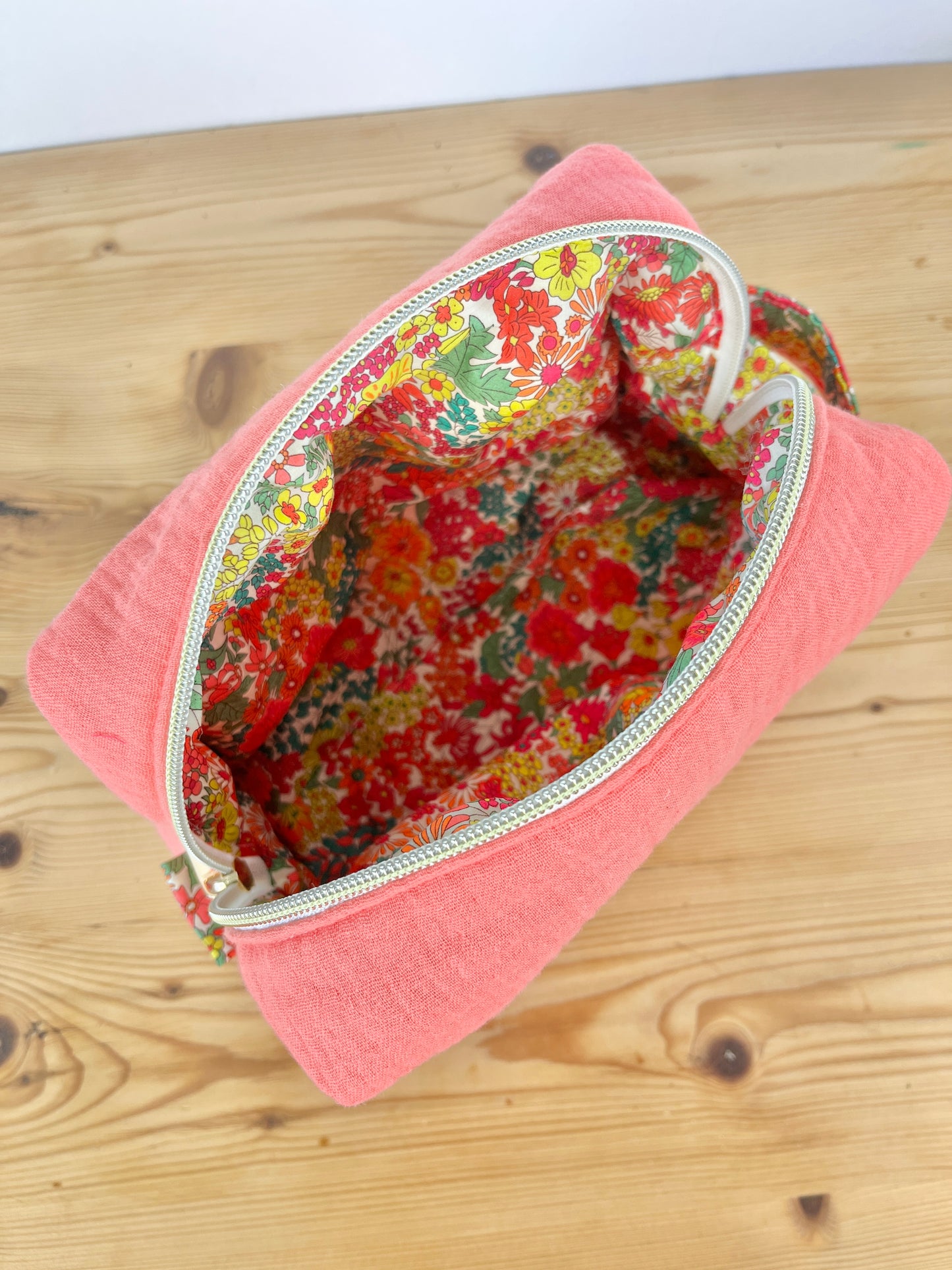Trousse de toilette Liberty of London margaret annie B et double gaze corail