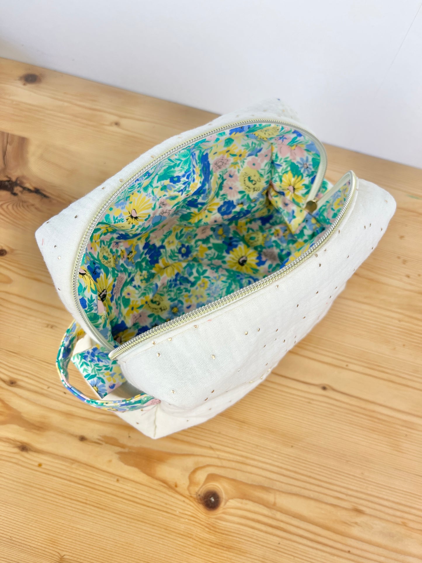 Trousse de toilette Liberty of London malvern meadow et double gaze crème doré