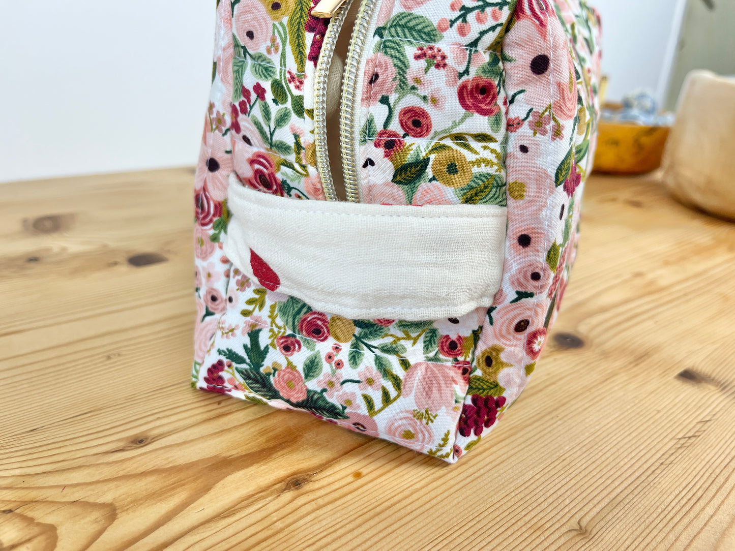 Trousse de toilette garden party prune et double gaze coeur rouges