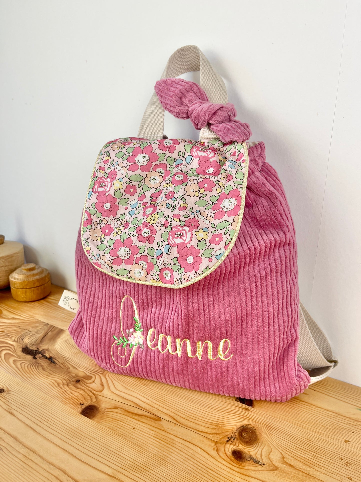 Le sac à dos enfant personnalisé Églantine velours rose thé et betsy rose