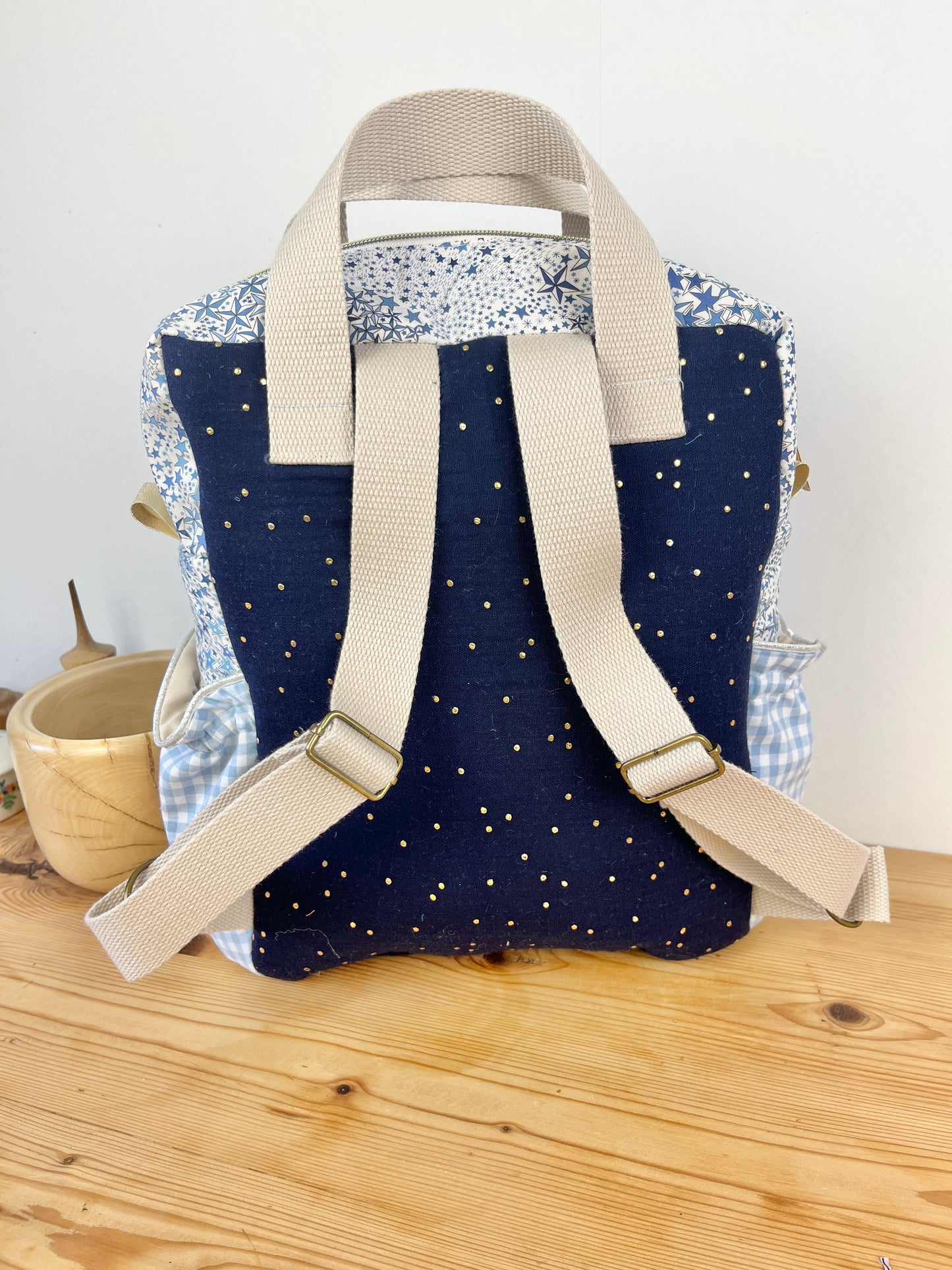 Le sac à dos enfant Ombeline double gaze marine et liberty Adelajda bleu
