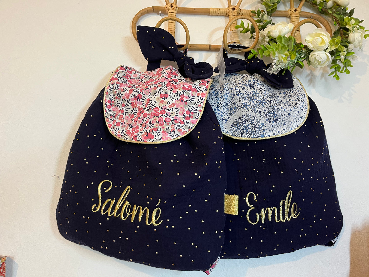 Le sac à dos enfant personnalisé Églantine Liberty of London bleu nuit doré