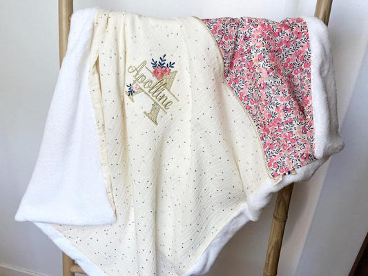 La couverture crème doré et Liberty Pois de senteur