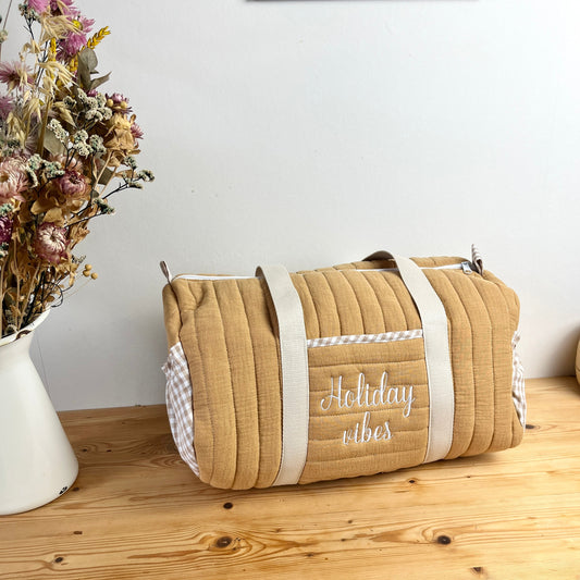 Léon the camel-colored children's duffel bag