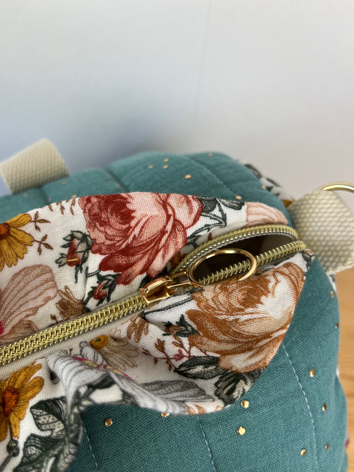 NOUVELLE VERSION ! Prix de lancement jusqu'au 28 mars ! Sac Louison matelassé et volant initiale dentelle