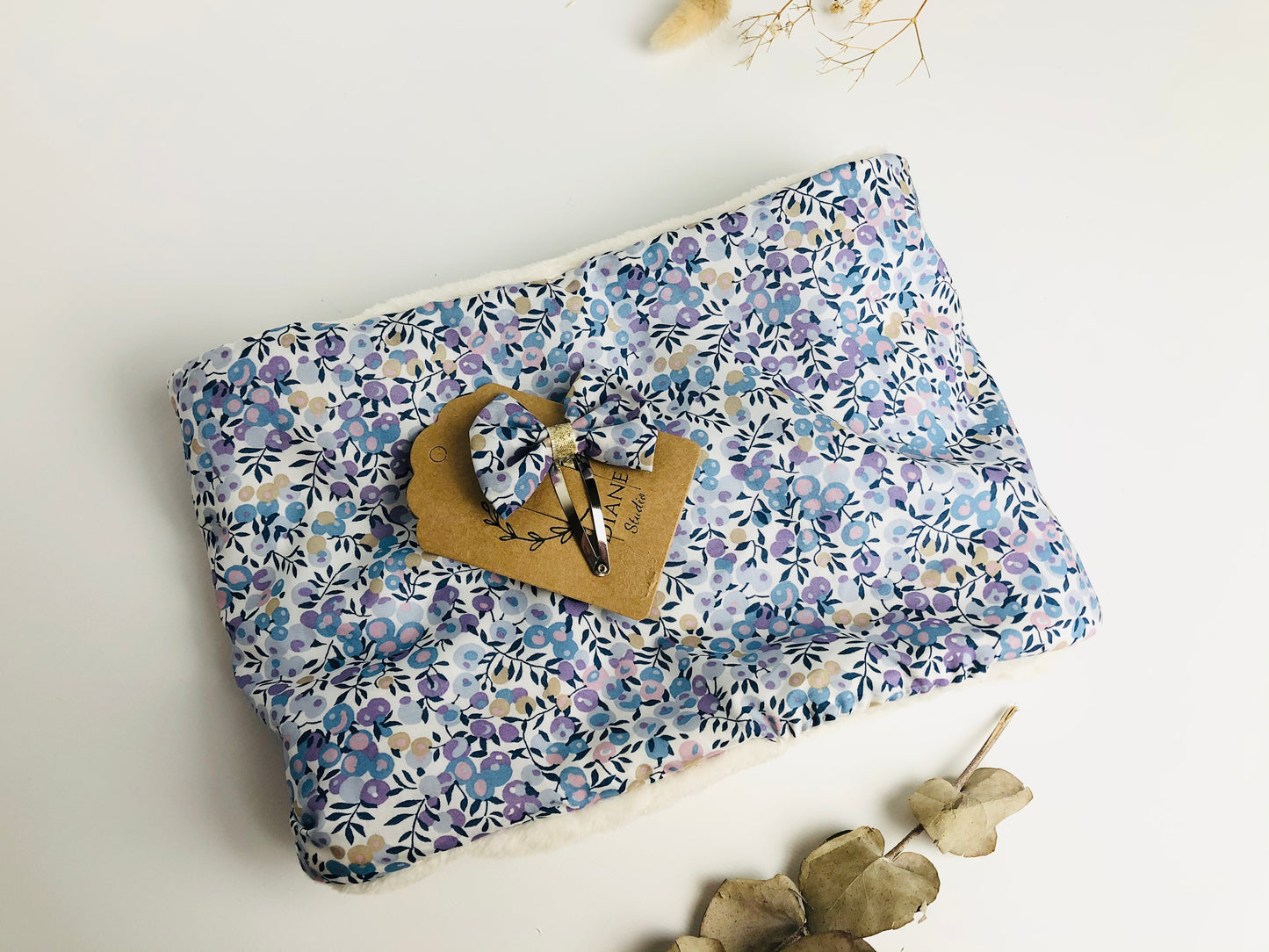 Le tour de cou Wiltshire lilas