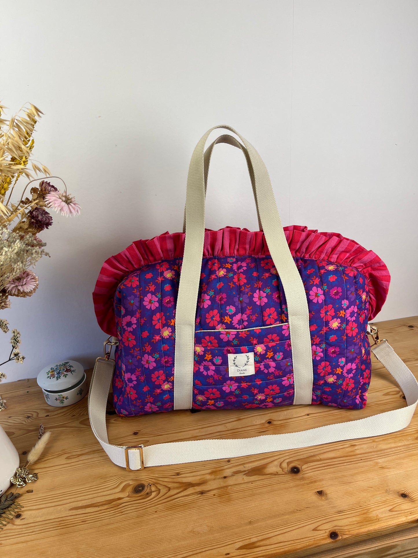 Grand sac à volant violet rouge