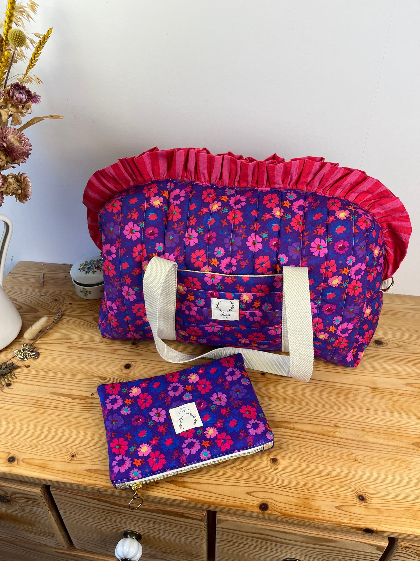 Grand sac à volant violet rouge